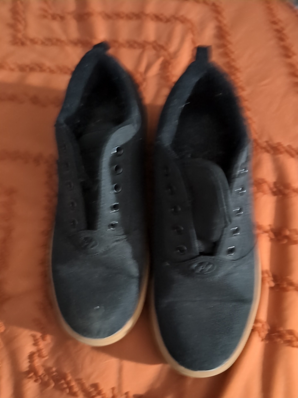 Heelys Black Canvas Sneakers with Gum Sole